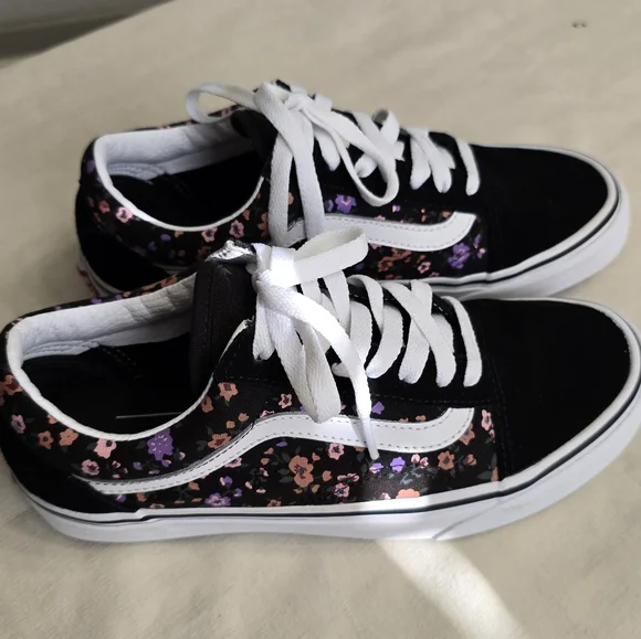 Vans Unisex Floral Black and White Sneakers Women 7, Men 5.5 - Picture 6 of 10